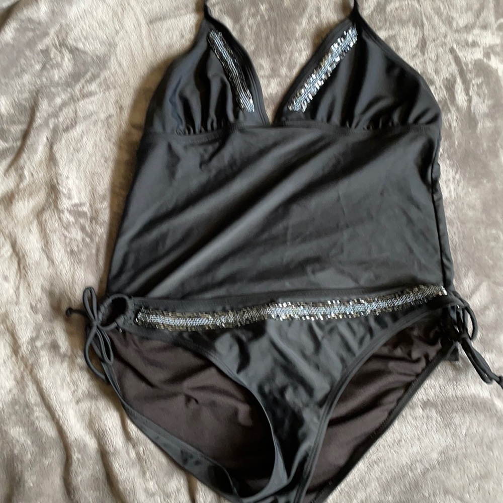 EUC Esprit tankini with beaded detail. Size L